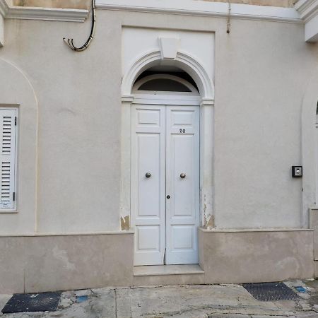 Bright And Central 2 Bedroom Apartment In Слима Экстерьер фото
