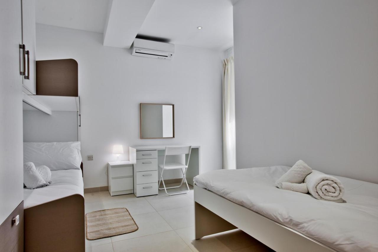 Bright And Central 2 Bedroom Apartment In Слима Экстерьер фото