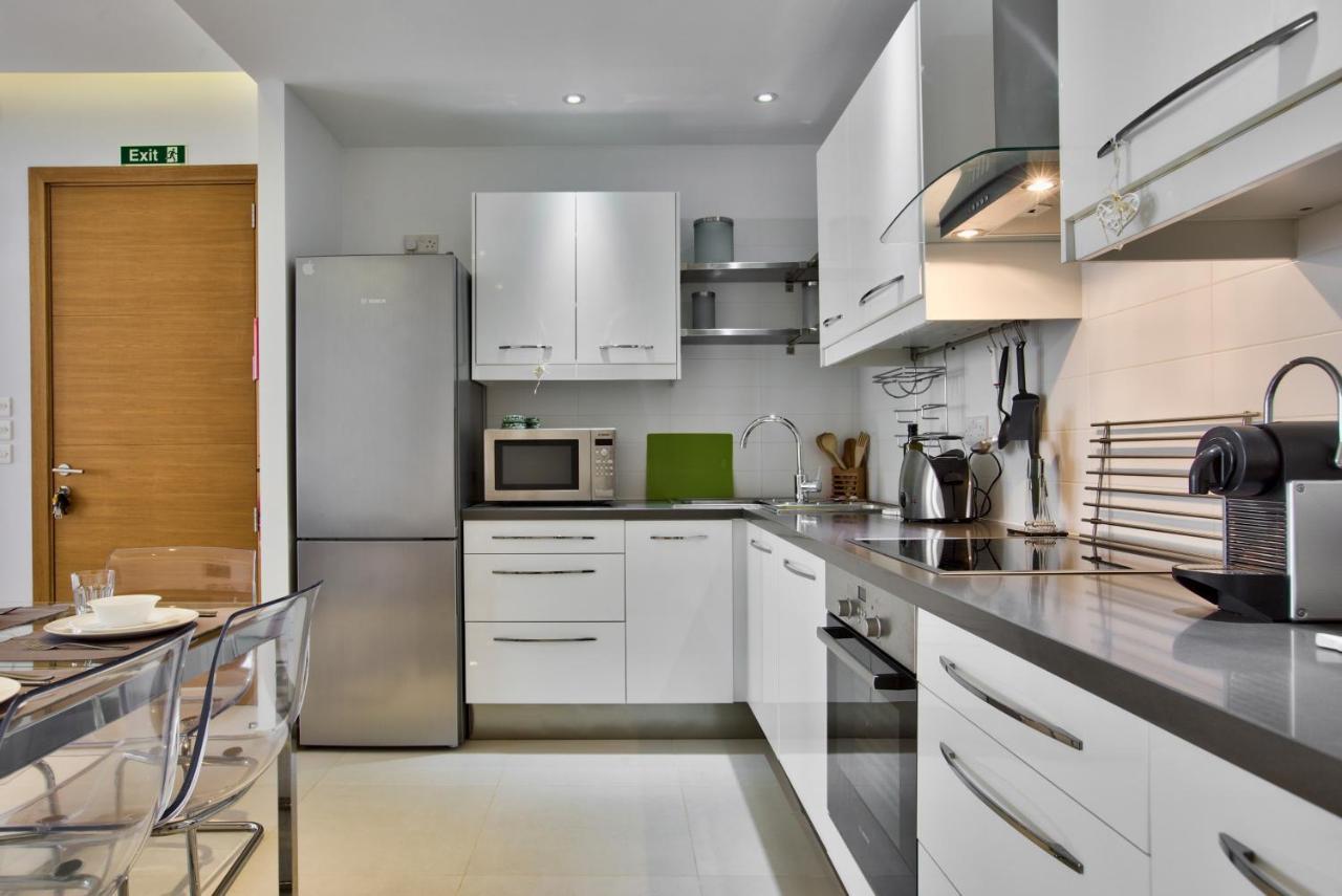 Bright And Central 2 Bedroom Apartment In Слима Экстерьер фото