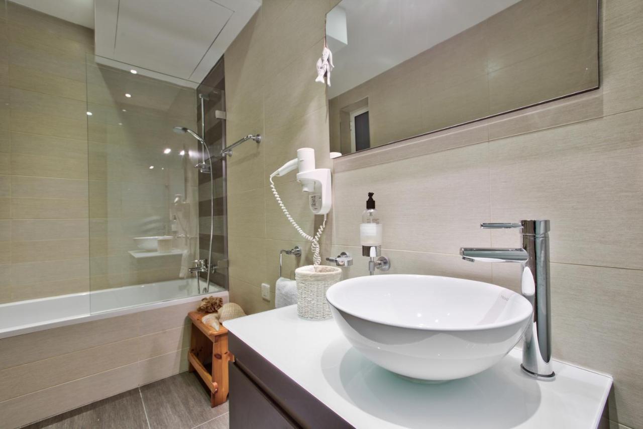 Bright And Central 2 Bedroom Apartment In Слима Экстерьер фото